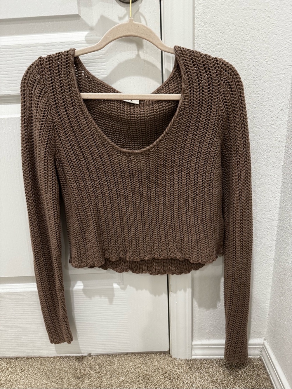 Abercrombie & Fitch Cropped Scoop Neck Knit Sweater in Brown